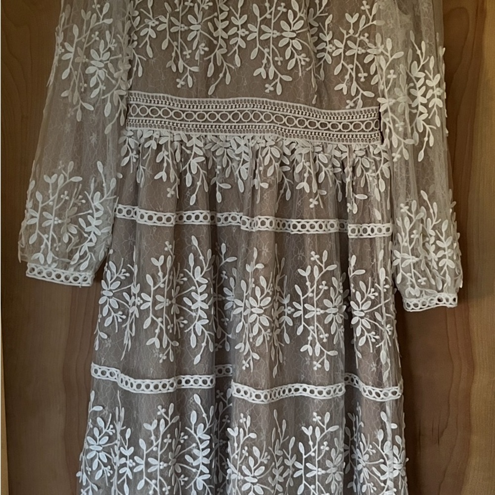 Ivy City Co. White Floral Lace Dress